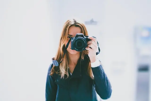 photo sur cv - Is it OK to put photo on CV