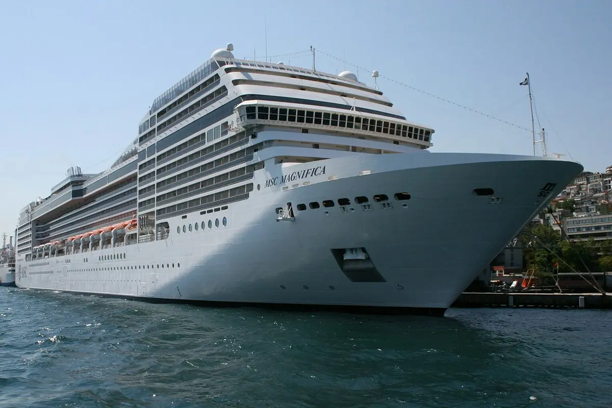 MSC Cruceros: Un Viaje a Través de la Historia y el Lujo - Qué motor tiene un crucero MSC msc cruceros cv - Qué motor tiene un crucero MSC